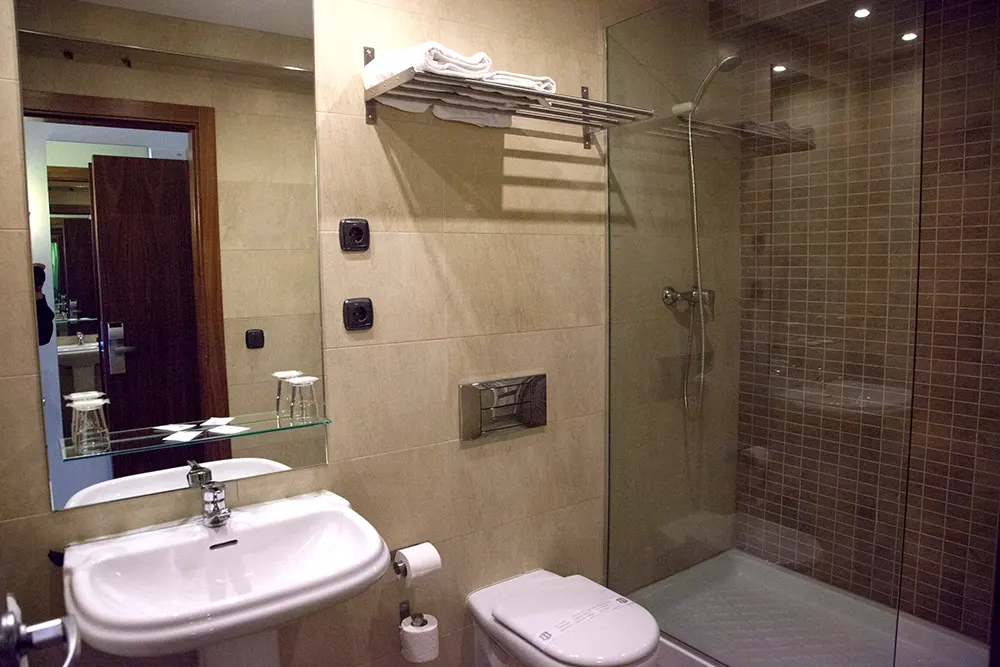Hotel Hizelai en Alsasua habitación doble A ducha